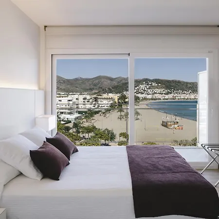 Maritim 4 Superior Отель 4*
