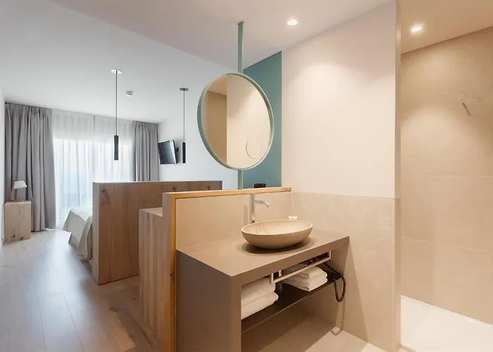 Maritim 4 Superior Hotel